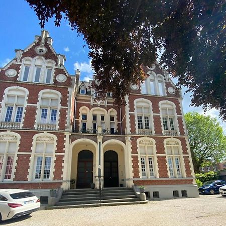Krisko Parking Prive Et Clos Armentières Екстериор снимка